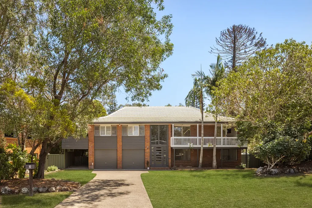 Kenmore Hills 4Zimmer Family Entertainer with Pool, Dual Living Potential & Prime Kenmore Hills Location
