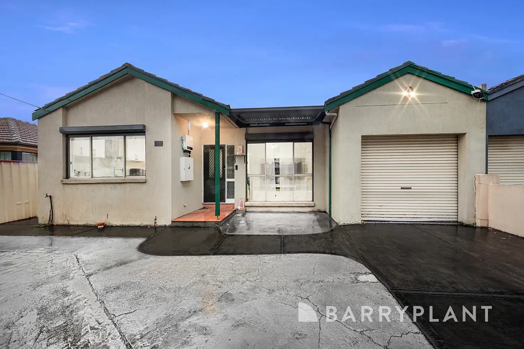 St Albans 3房 St Albans优质社区 376㎡宽敞土地 现代装修 低维护地板 舒适家庭居所 Stunning Family Living in the Heart of St Albans