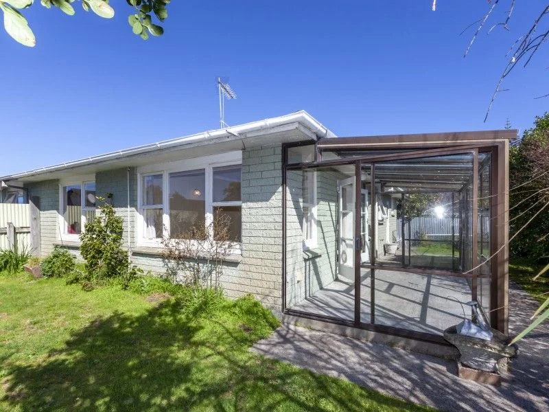 Paraparaumu Beach 1 Bedroom Bargain to be had!!