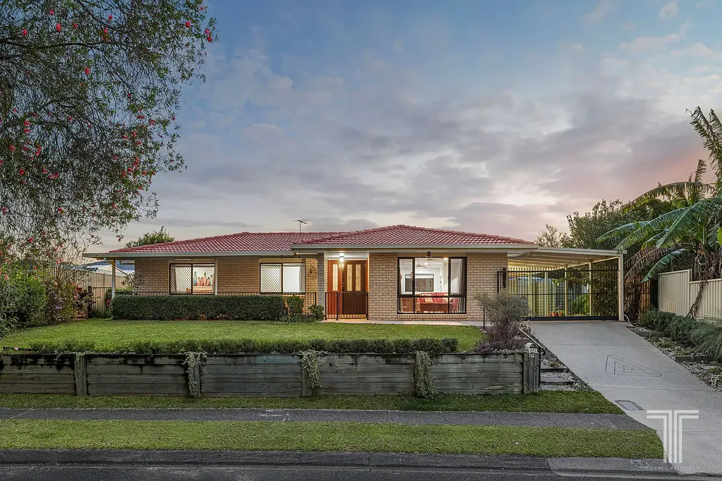 Mansfield 3 Bedroom Elevated Low-Set Home in a Peaceful Position Opposite Tillack Park