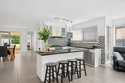 2/10 Natasha Court, Currumbin Waters