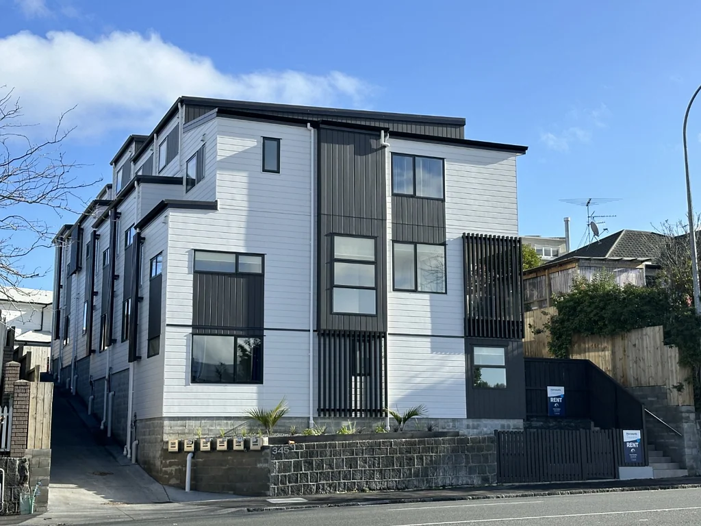 1 Year New 3-bedroom Townhouse in Greenlane