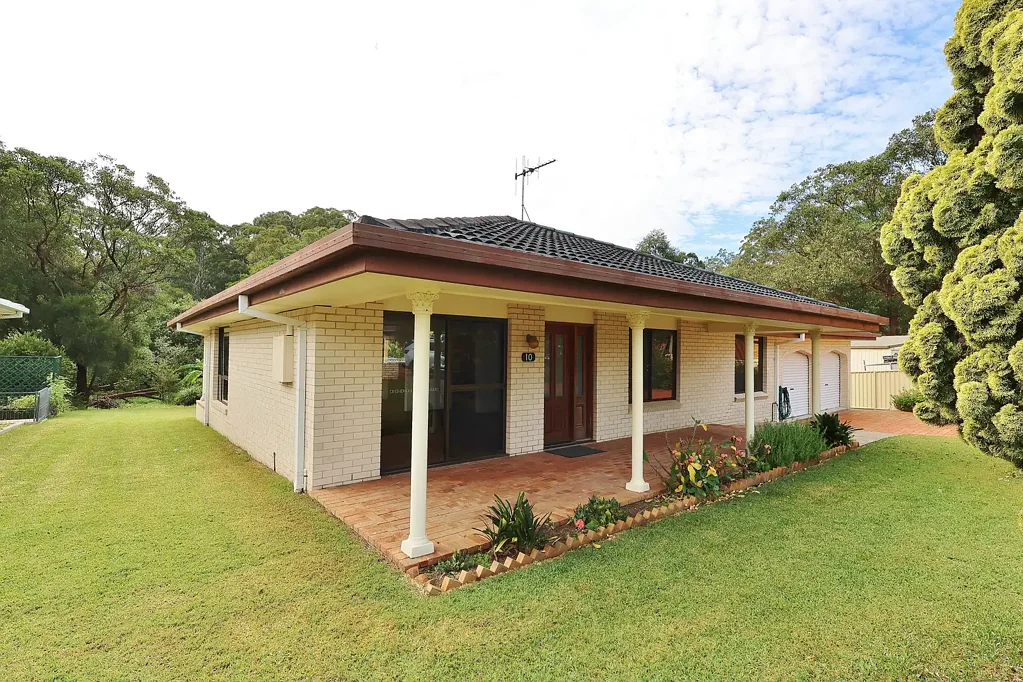 Freshly Updated Home Backing Onto Nature Reserve
