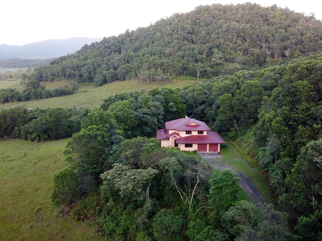 Cowley  Premier Rural Property Near Innisfail