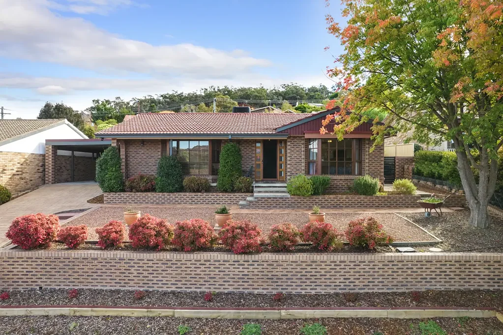 9 Max Henry Crescent, Macarthur, ACT 2904