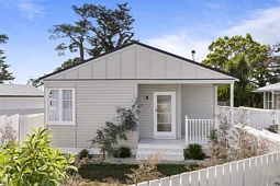 24B Clinton Avenue, Te Atatu Peninsula