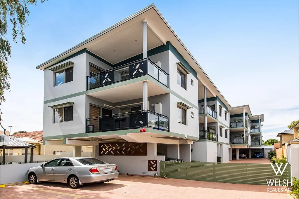 SPACIOUS APARTMENT IN AN EXCELLENT LOCATION!
