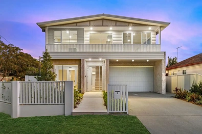 Caringbah 5 Bedroom Contemporary Elegance Meets Everyday Functionality