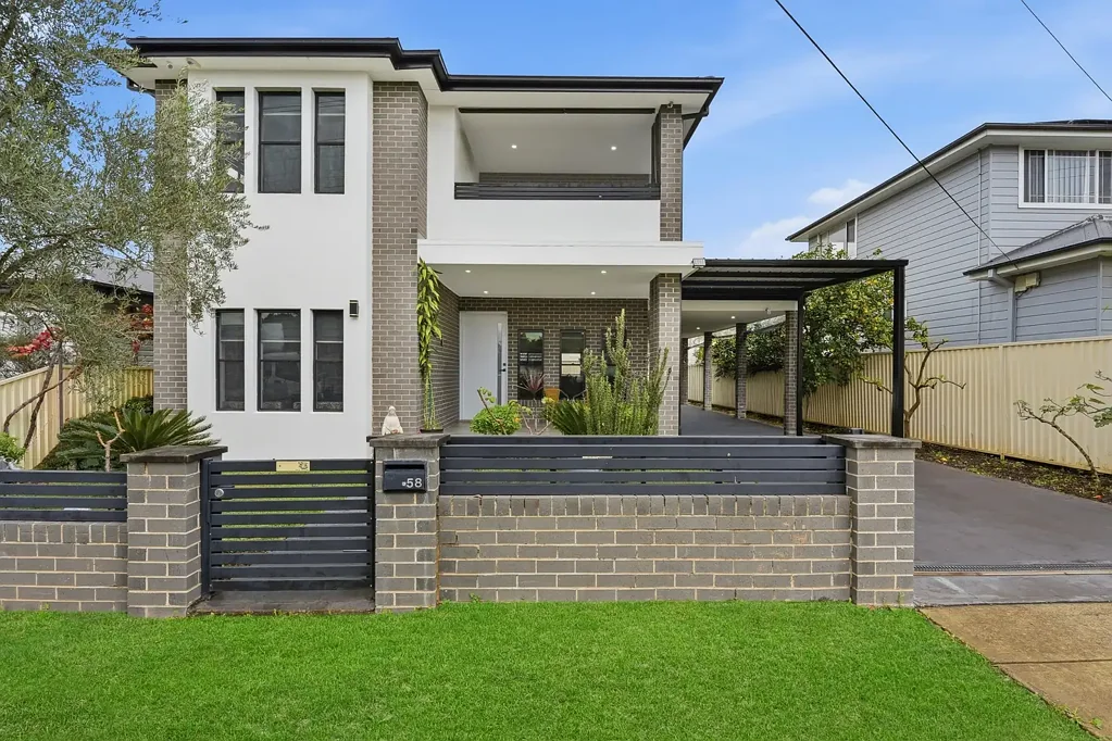 Merrylands 6Habitaciones Grand Family Residence with Self-Contained Retreat