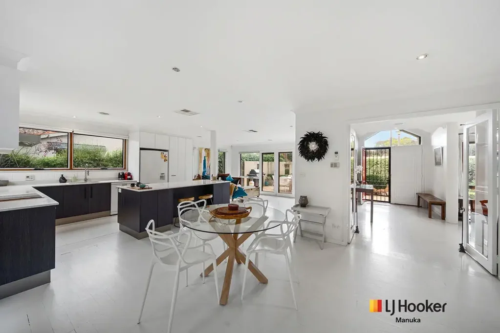 Narrabundah 5部屋 A Private Inner South Sanctuary of Space, Flexibility & Timeless Appeal