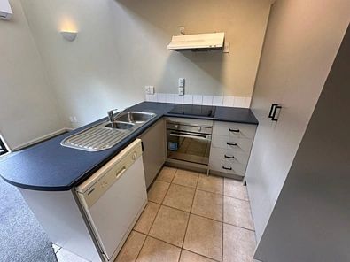 2 Level Townhouse