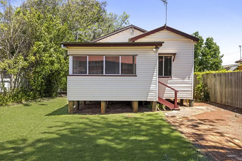 Newtown 3Zimmer Classic Timber Cottage With Huge Potential!