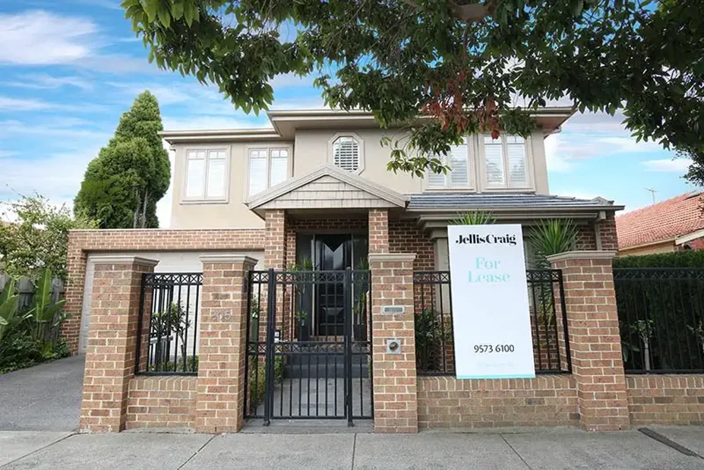 STUNNING FAMILY HOME