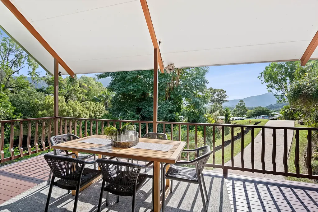 Brinsmead 4ਬੈੱਡਰੂਮ A Private Brinsmead Escape Framed by Rainforest With No Rear Neighbours