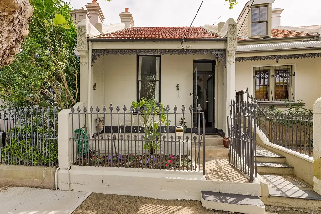 Annandale 2 Slaapkamer Classic two-bedroom cottage in leafy village setting