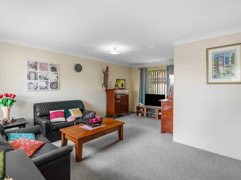 Sunnybank Hills 3 Bedroom Wow!  Fabulous 1st Home, easy-care downsizer or a ripper rental - Must Be Sold!
