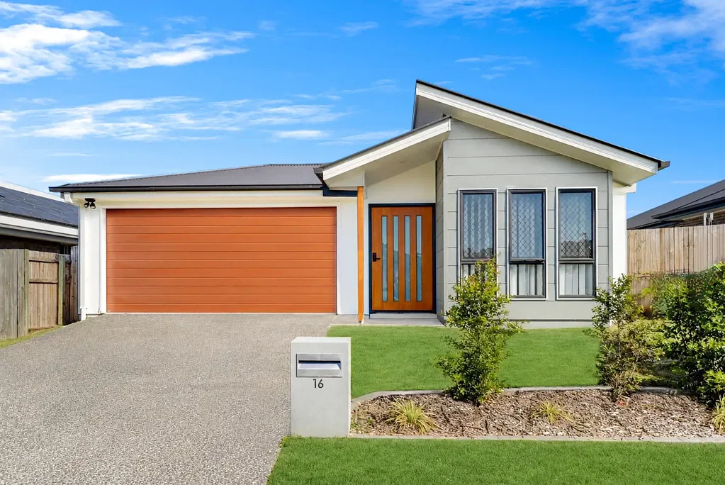 Gleneagle 4房 投资者机会 – Gleneagle 黄金地段的现代家庭住宅 Investor Opportunity – Modern Family Home in Prime Gleneagle Estate