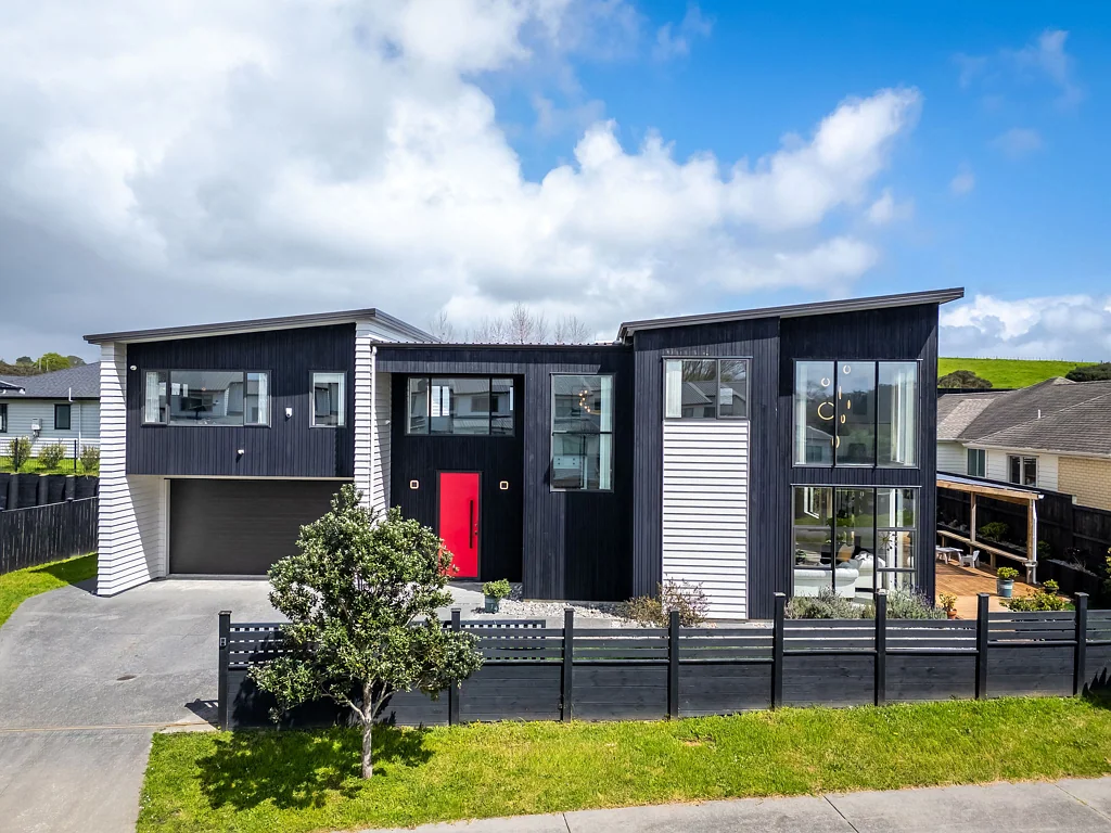 Silverdale 5房  Modern Family Dream in the Heart of Silverdale