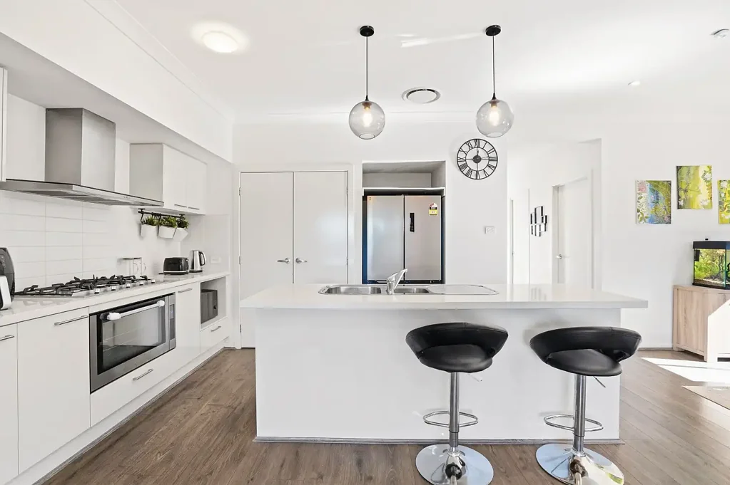 Schofields 4chambre Immaculately Designed, Picture Perfect Family home - Walking Distance to Schofields Public School!