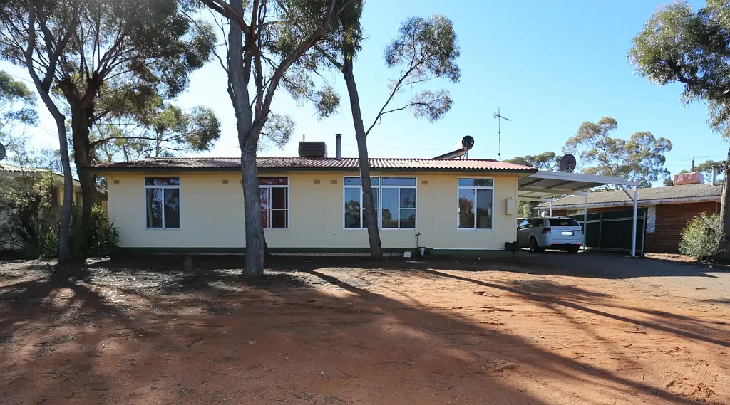 Kambalda West 3房  Investment Opportunity with Secure Returns