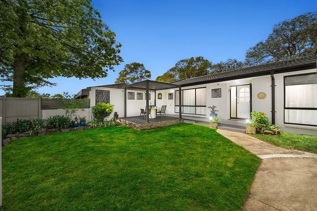 15 Brownlow Place, Holt, ACT 2615