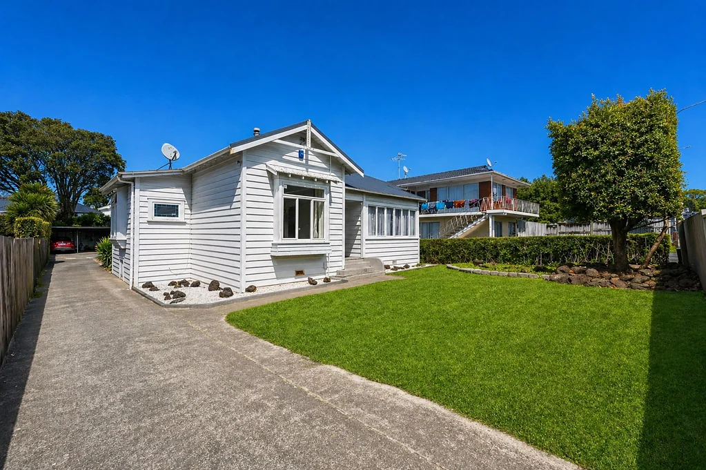 Mount Albert 3Zimmer Comfortable family living with scope to add value