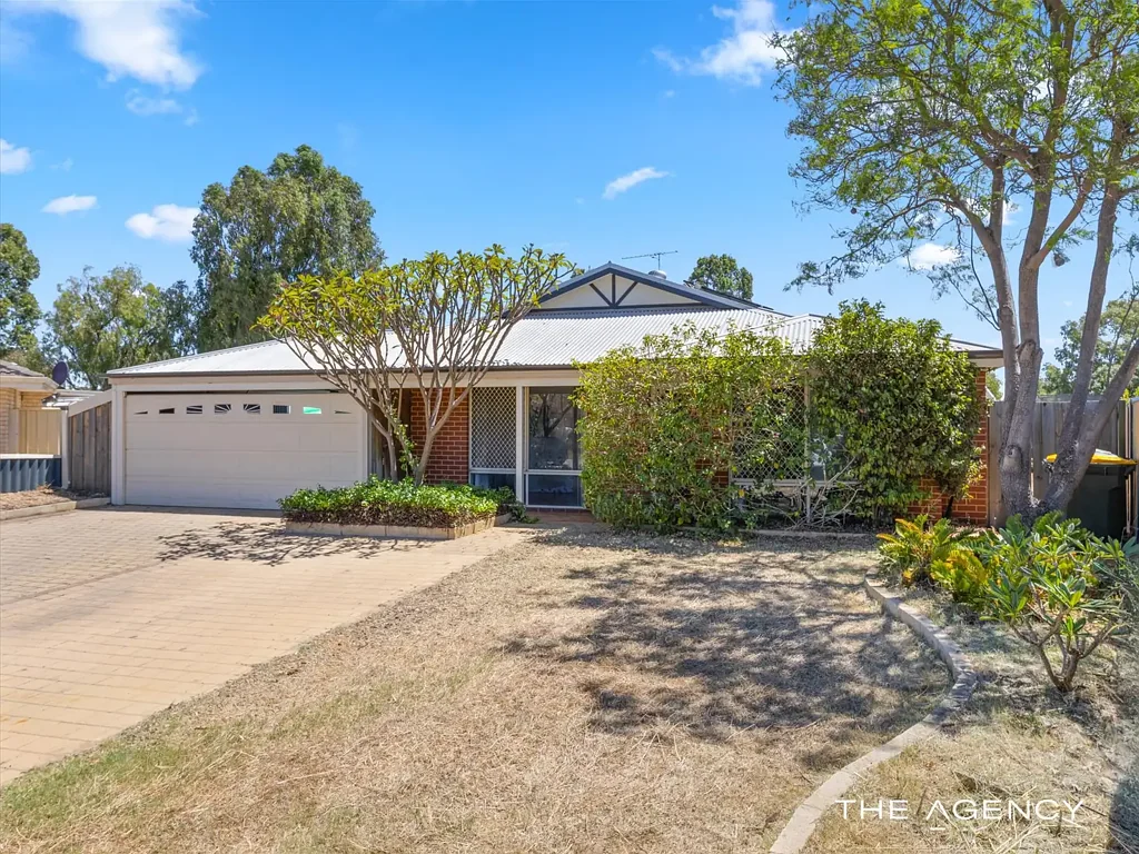 12 Kurrat Elbow, South Guildford, WA 6055
