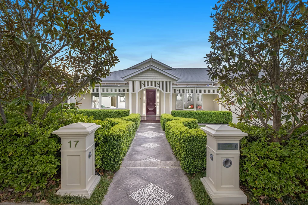 17 Rosewood Boulevard, Lysterfield, VIC 3156