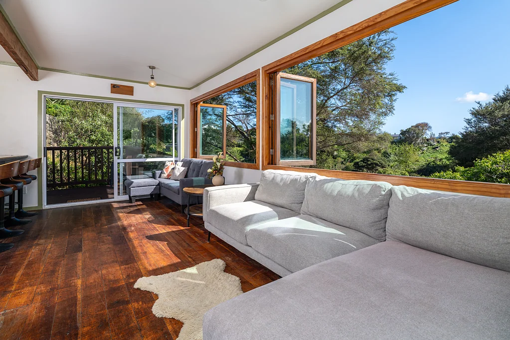 6 Main Road, Raglan, Waikato