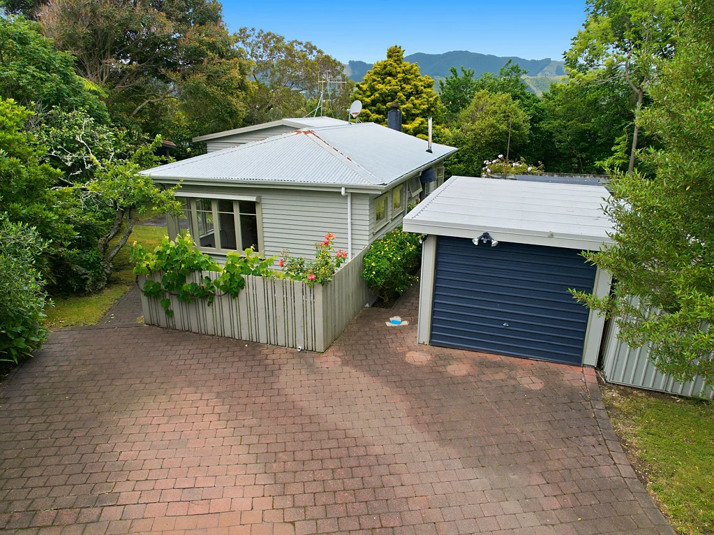2 Kohutuhutu Road, Raumati Beach, Kapiti Coast, Wellington