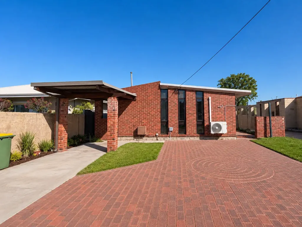 Spacious Family Living in a Convenient Morley Location