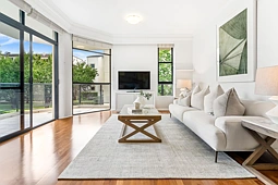 132/2 Dolphin Close, Chiswick