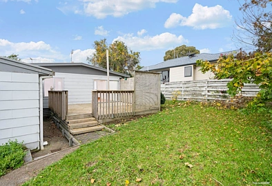 Spacious 5 Bedroom Family Home in Henderson !