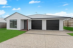 1&2/18 Vanessa Cres, Cotswold Hills