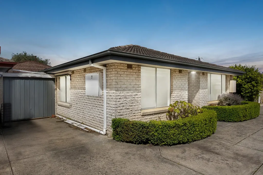 2/9-11 Poet Road, Bentleigh East, VIC 3165