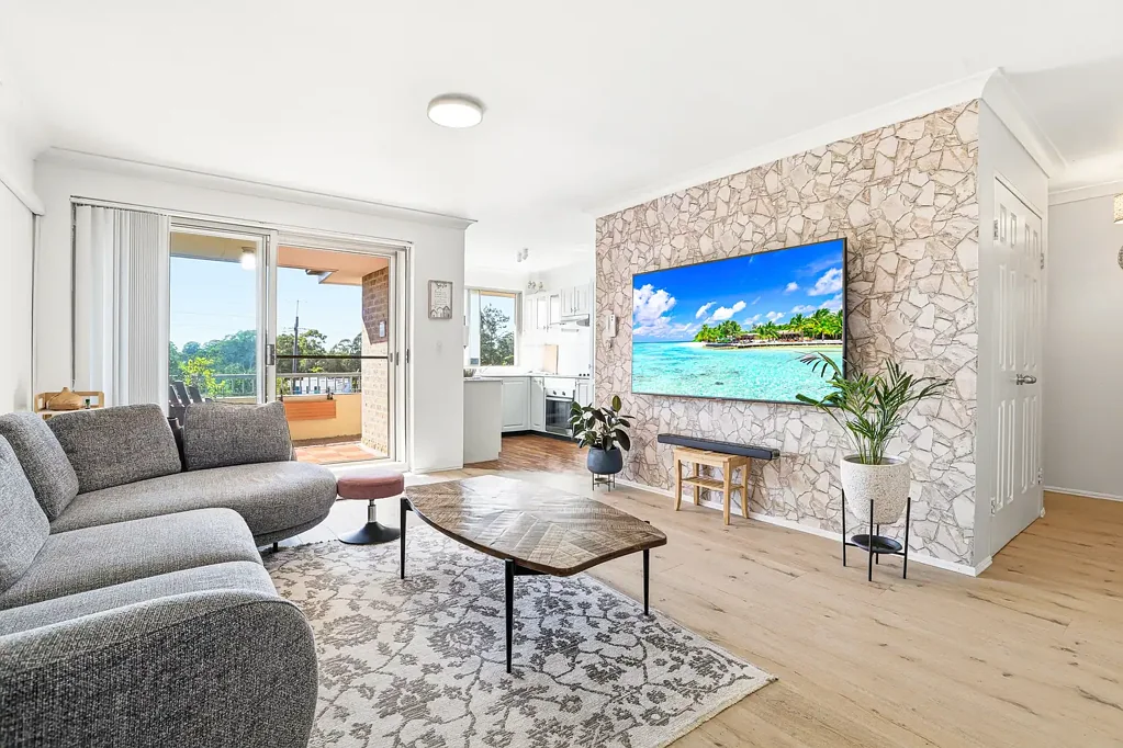 Toongabbie 2침실 Fully Renovated, 200m to Toongabbie, Nest or Invest!