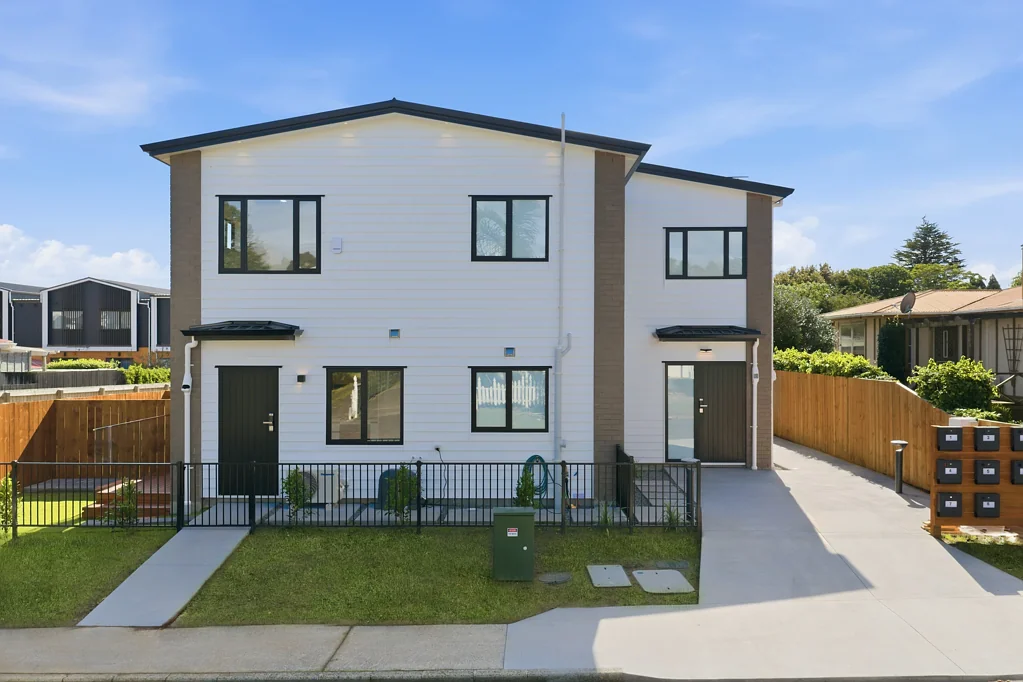 Ranui 3chambre Modern Family Living in the Heart of Ranui!