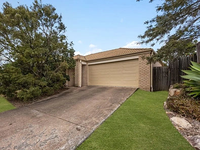 Raceview 4બેડરૂમ Perfect First Home Backing Onto Parklands! Vacant and Ready To Move In