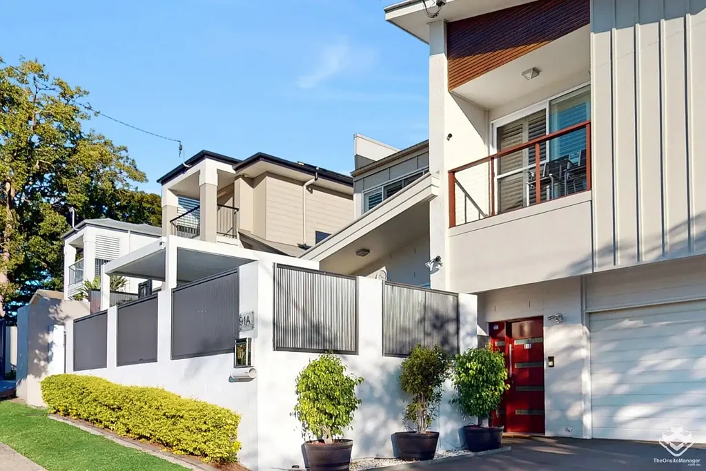 Clayfield 4 Bedroom FREEHOLD, 4 BEDROOM FAMILY LOW MAINTENANCE HOME AND GARDEN