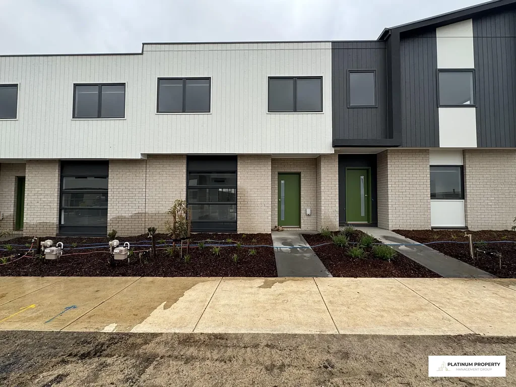 Affordable and Modern 3 Bedroom Townhouse in Desirable Deanside Area