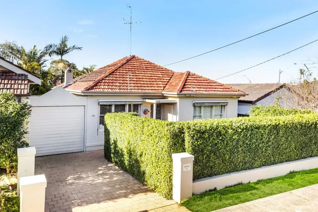 BEAUTIFULLY RENOVATED 2-BEDROOM HOUSE WITH IN-GROUND POOL
