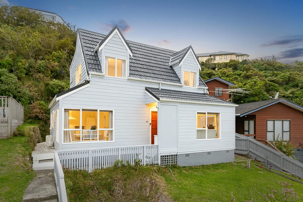 Karori 3Kwarto Elevated, Sunny & Move-In Ready