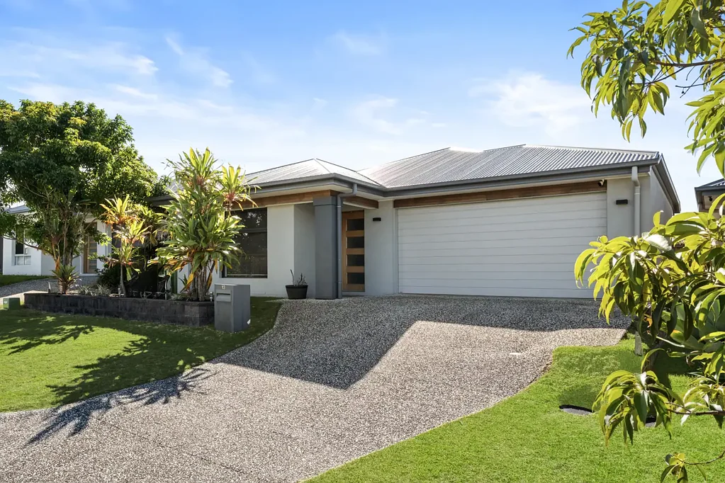Pimpama 3 Slaapkamer Modern Family Living - Move In or Invest with Confidence