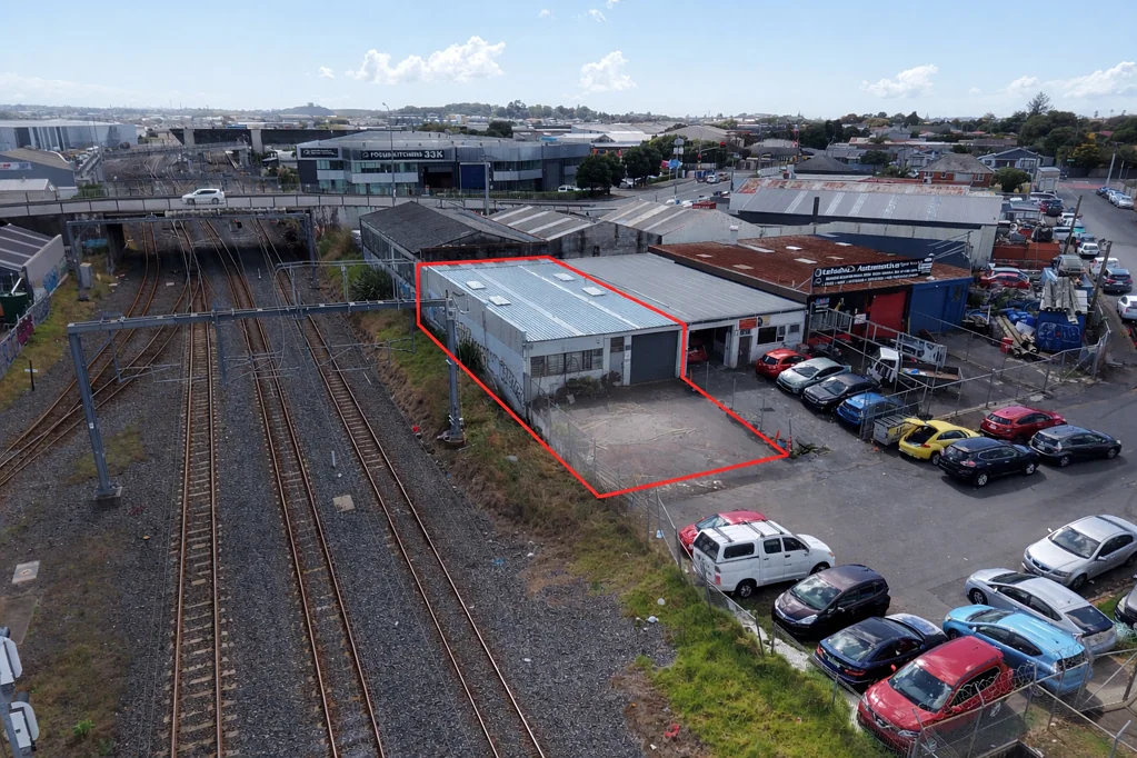 Otahuhu Motivated landlord - 191sqm in Otahuhu