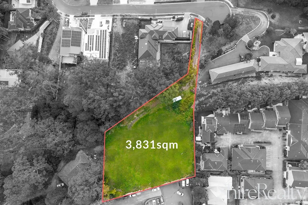 Castle Hill Prestige Landholding in the First Farm Drive Estate