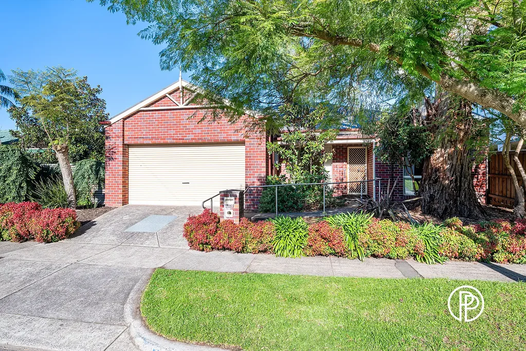 Croydon 3 Slaapkamer CHARMING RED BRICK LIVING WITH EVERYTHING AT YOUR DOORSTEP