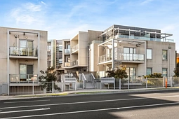205/1217 Centre Road, Oakleigh South
