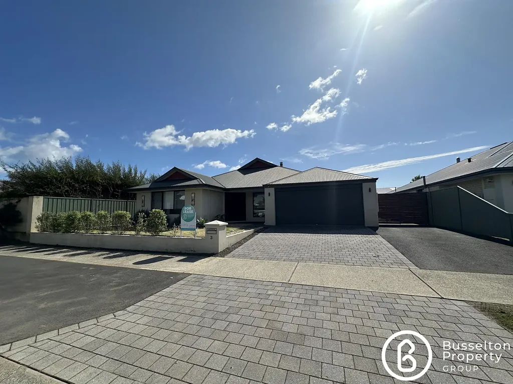 SPACIOUS FAMILY LIVING IN THE HEART OF VASSE