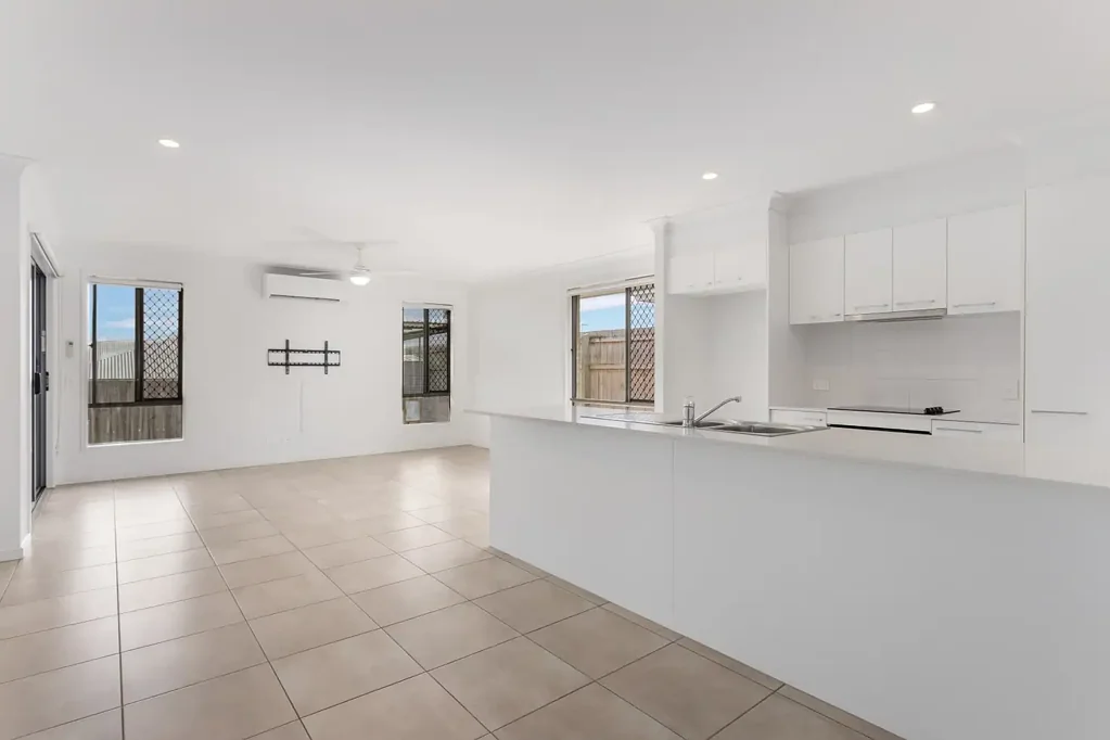 Redbank Plains 4Zimmer SANCTUARY. WHITE ROCK PRECINCT. MOVE-IN READY.