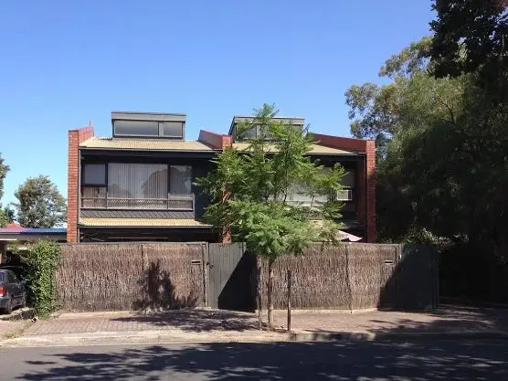 FULLY FURNISHED  & Self Contained 3 Bedroom Townhouse